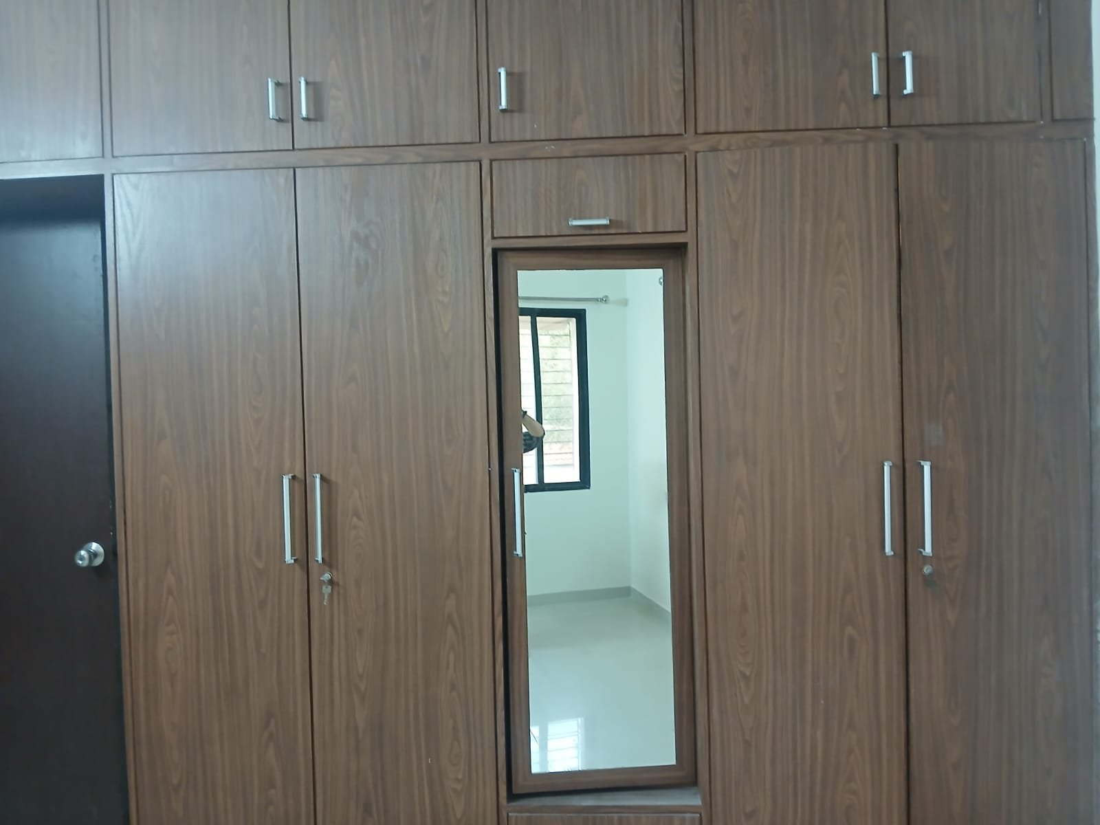 4 BHK full semi furnished gallery